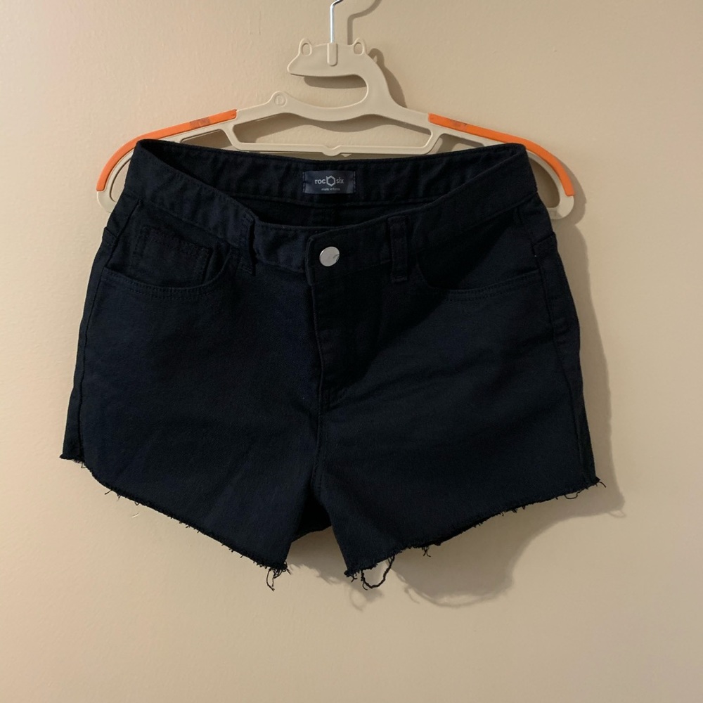 Black shorts 🩳